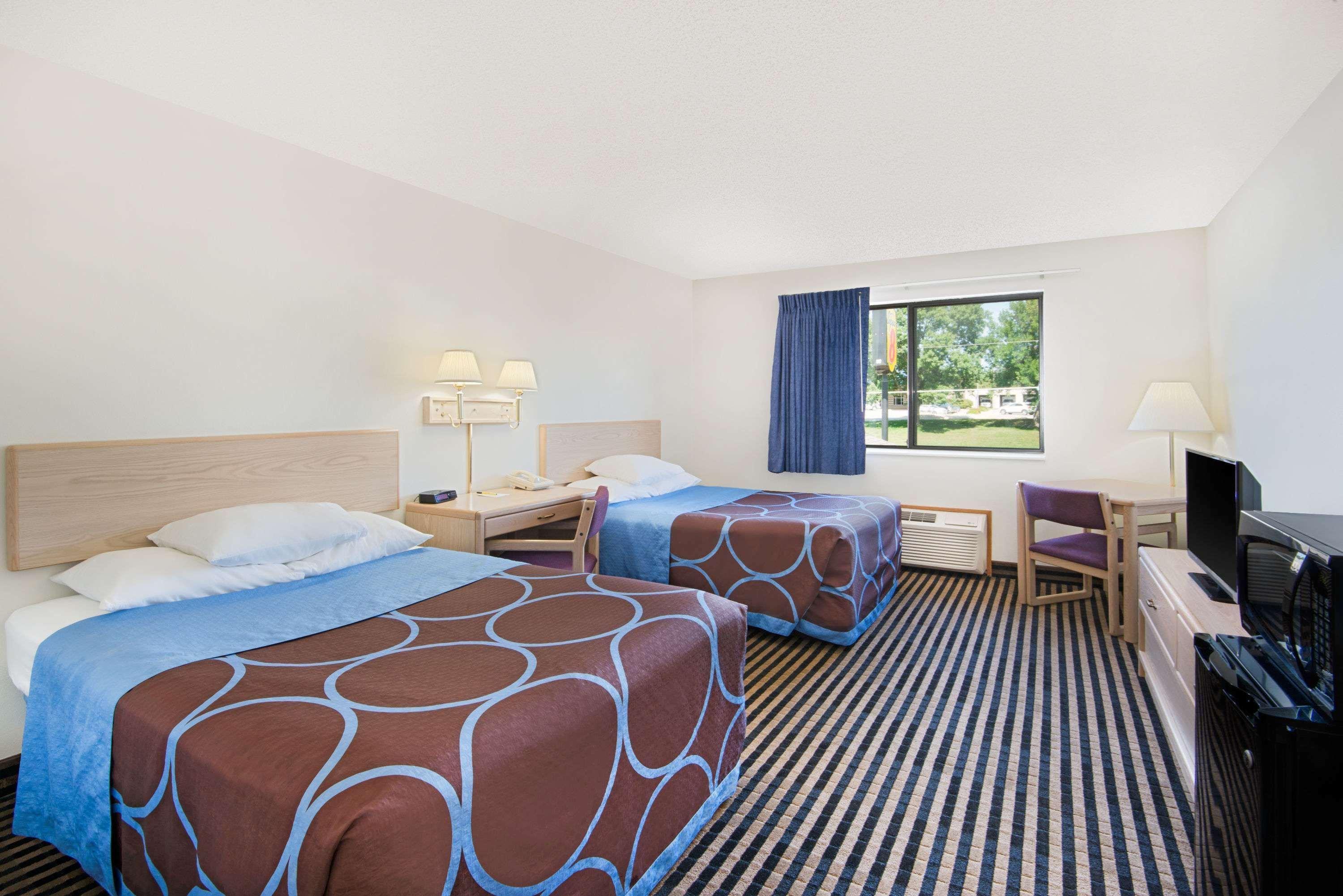 Super 8 By Wyndham Humboldt Otel Dış mekan fotoğraf