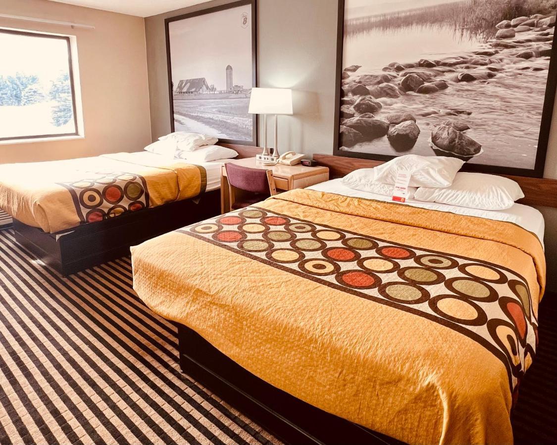 Super 8 By Wyndham Humboldt Otel Dış mekan fotoğraf