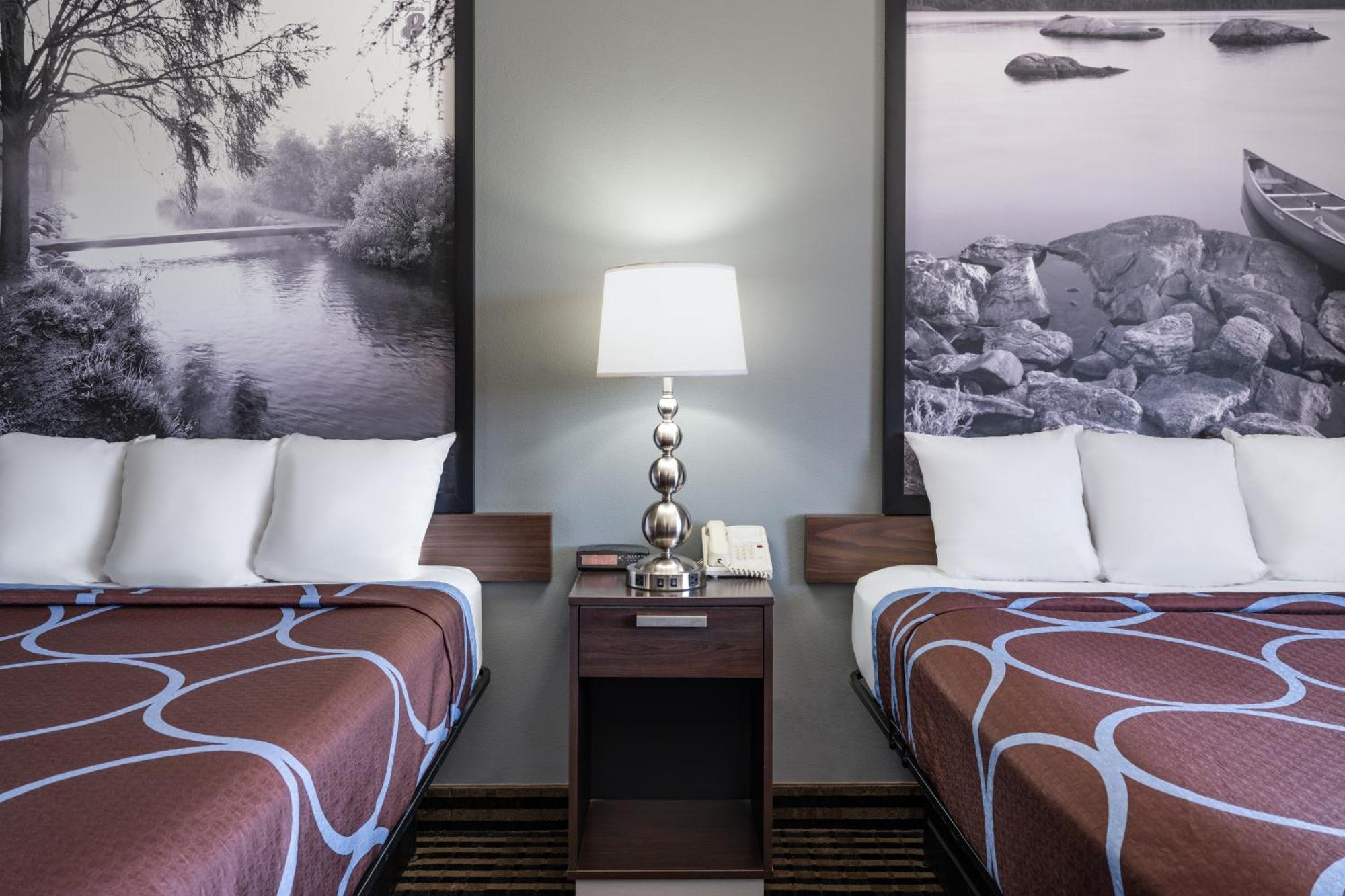 Super 8 By Wyndham Humboldt Otel Dış mekan fotoğraf