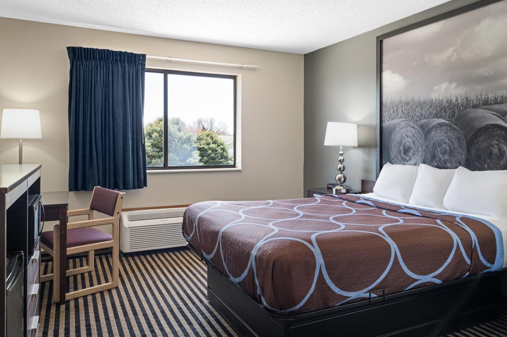 Super 8 By Wyndham Humboldt Otel Dış mekan fotoğraf