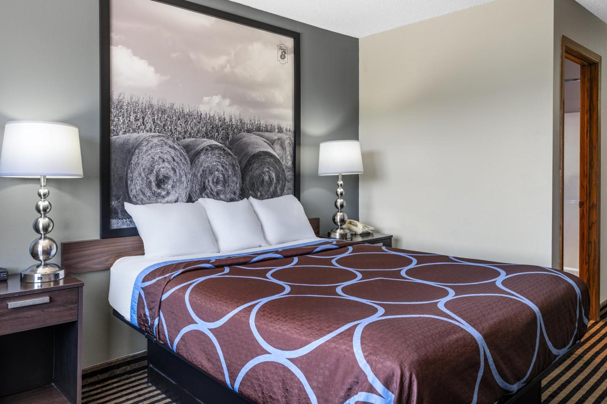 Super 8 By Wyndham Humboldt Otel Dış mekan fotoğraf