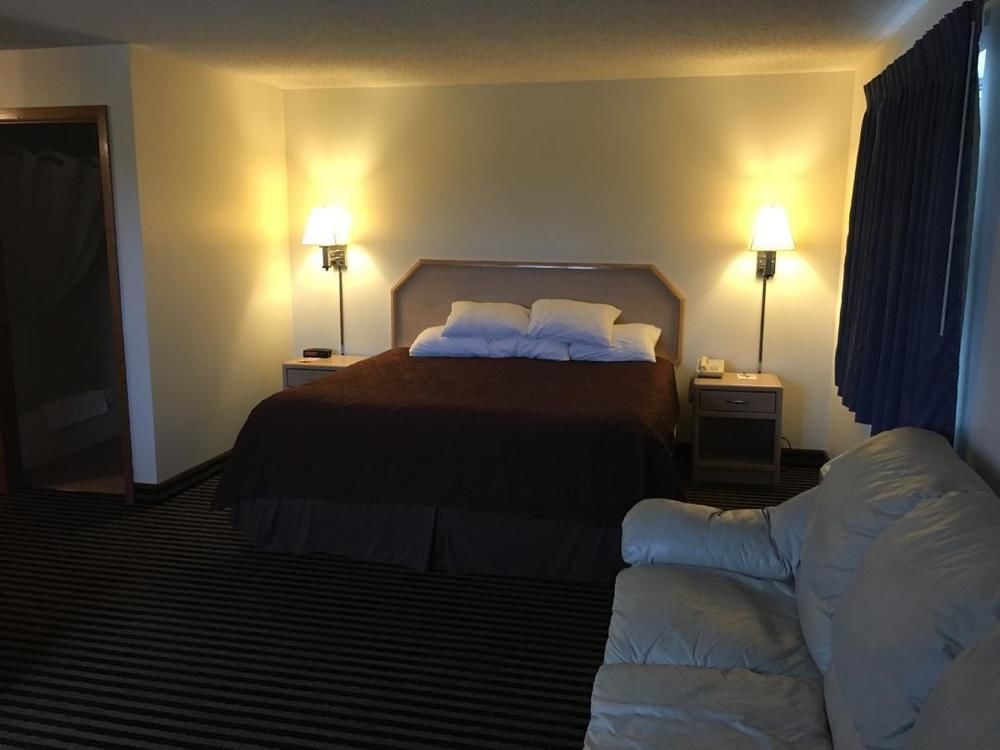 Super 8 By Wyndham Humboldt Otel Dış mekan fotoğraf