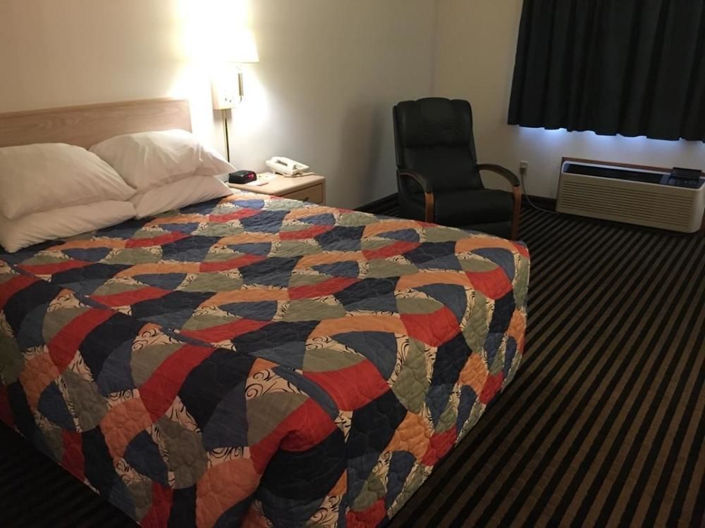 Super 8 By Wyndham Humboldt Otel Dış mekan fotoğraf